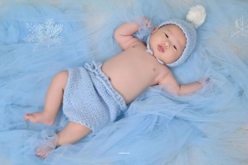 祁阳宝宝睡迷糊了才肯吃奶 祁阳宝宝睡迷糊了才肯吃奶